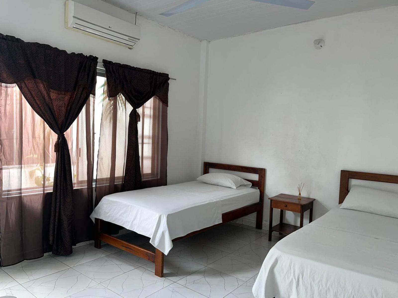 Hotel Heliconias Leticia Exterior photo