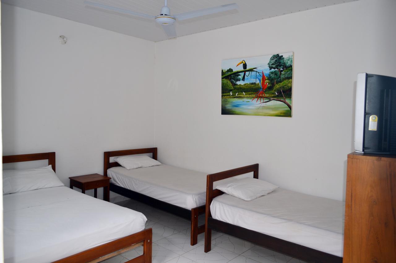 Hotel Heliconias Leticia Exterior photo