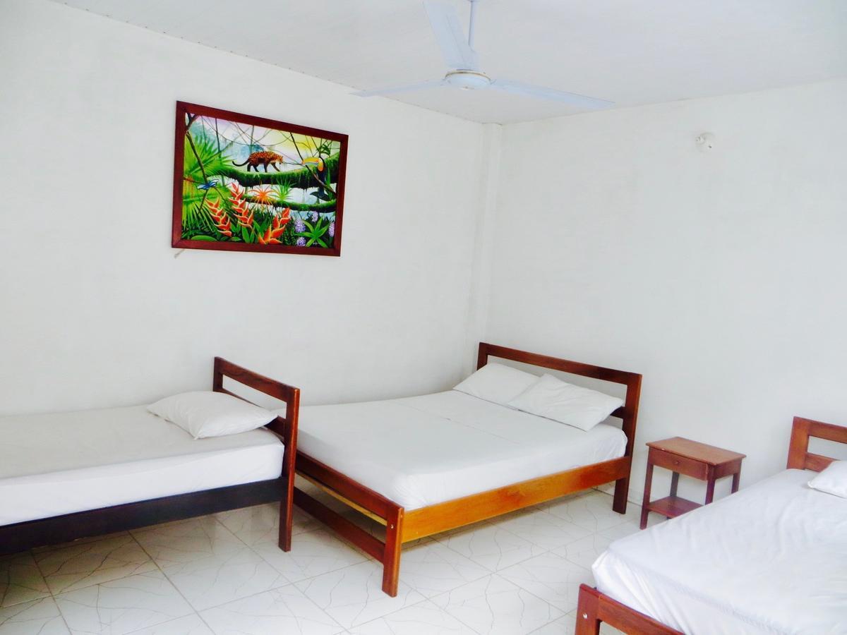 Hotel Heliconias Leticia Exterior photo